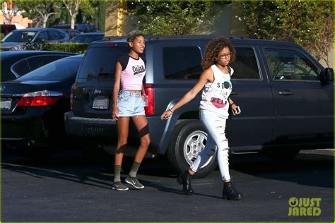Willow Smith Gets Into A Serious Laughing Fit At Lunch Photo 3202436 Willow Smith Photos