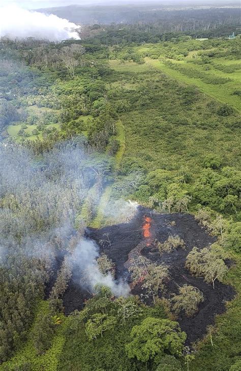 Hawaiis Kilauea Volcano New Fissure Spews Lava Bombs More