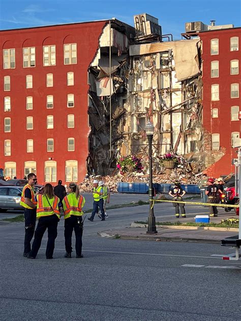 8 People Were Rescued After The Partial Collapse Of An Apartment
