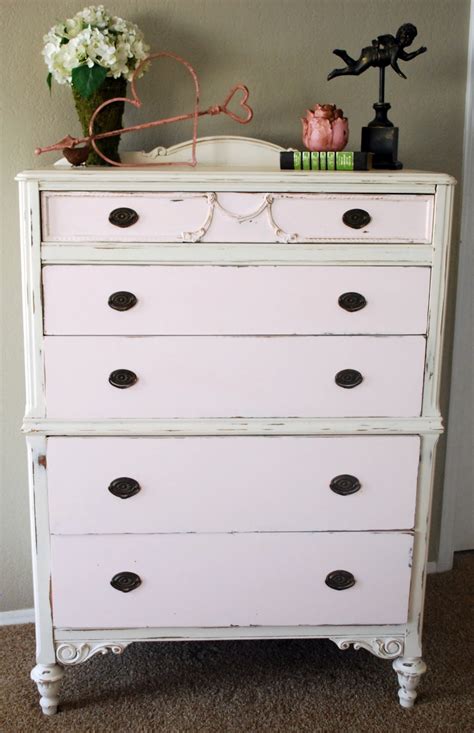 Here is how to distress furniture with chalk paint: Homemade Chalk Paint - Classy Clutter