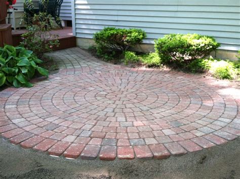 Pin By Sabrina Besaw On Besaws Lawn And Landscaping Garden Pavers