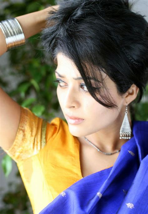 Kerala Mallu Aunty House Wife Latest Stills In Sexy Blue Saree Mallu Aunties