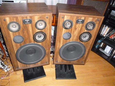 Fisher Model 3012 3 Way 12 Inch Woofers Stereo Speakers