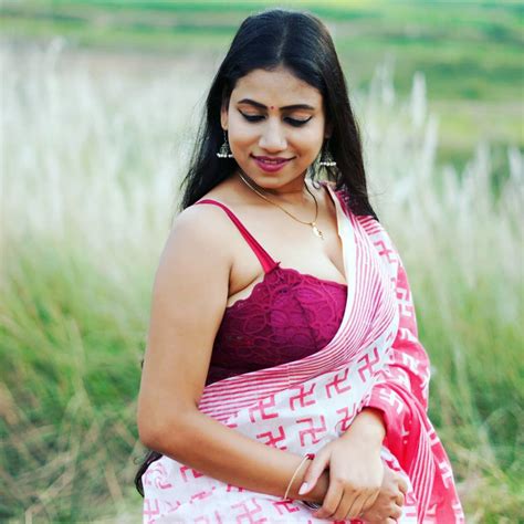 Instagram And Youtube Sensation Nandini Nayek In Saree The Best Photo Gallery Online
