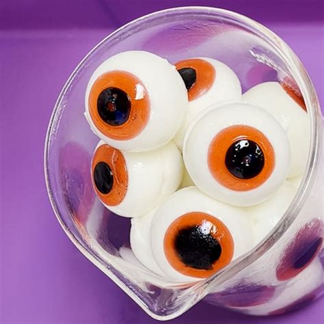 Video Up Your Halloween Game With These Homemade Gummy Eyeballs Abc News