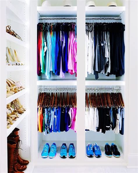 Organize clothes in closet by color. Best 25+ Color coded closet ideas on Pinterest | Color ...