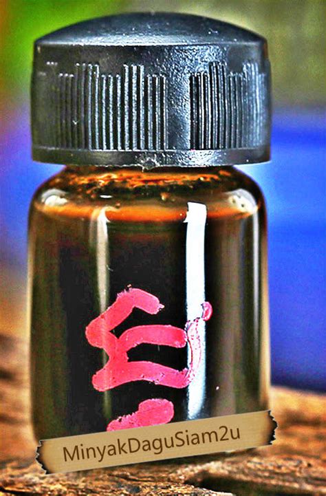 Kali ini saya kembali lagi dengan tajuk yang agak menarik untuk dibincangkan. MINYAK DAGU BOMOH SIAM PALING HANDAL*RAJA Myk/Ilmu Pengasih!