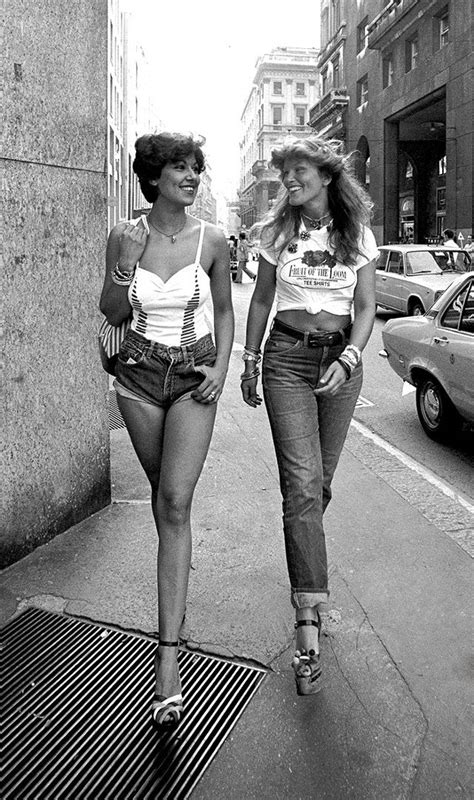 Here S What It Girls Wore In The 1970s Fashion 70s Fashion Cut Off Jeans