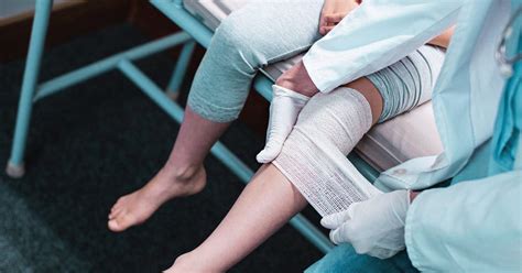 Pressure Bandage How And When To Apply And Precautions