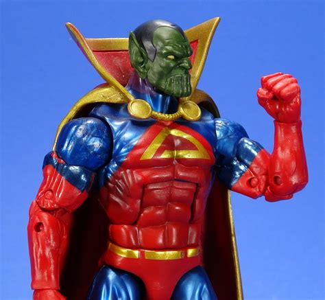 Hasbro Marvel Legends Fantastic Four Super Skrull Wave Video Review