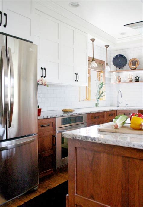 Double colour kitchen two tone kitchen cabinets brown and white. Stunning Kitchen Designs with Two-Toned Cabinets | Stained ...