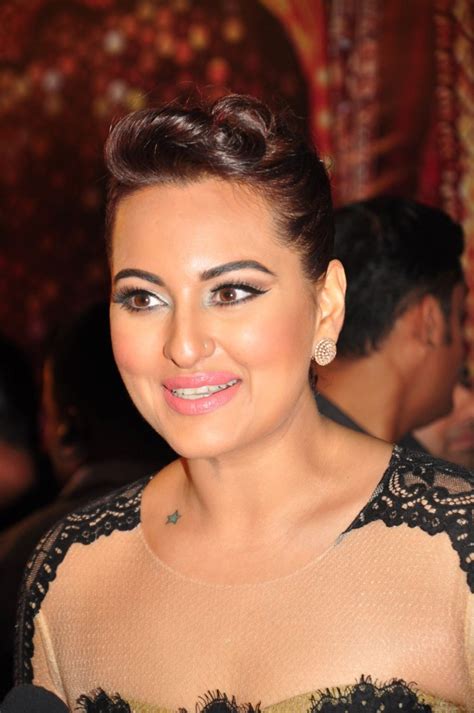 Sonakshi Sinha At The Big Star Entertainment Awards 2014 In Mumbai 5 Rediff Bollywood Photos