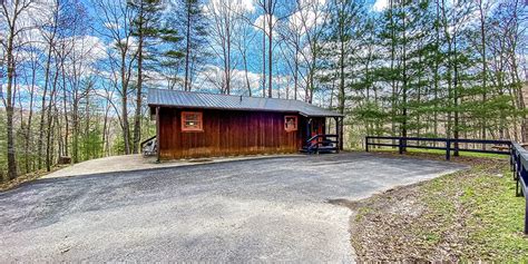 Secluded mountain cabins.romantic hot tubs.300 private acres.peace and quiet.just 10 minutes from the red river gorge and. Bear Necessities - Red River Gorge Kentucky Cabins For Rent