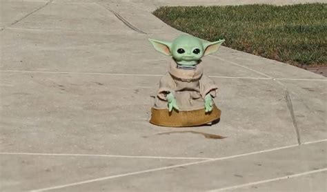 Diseñan Pequeño Robot De Baby Yoda Que Te Sigue A Donde Vayas