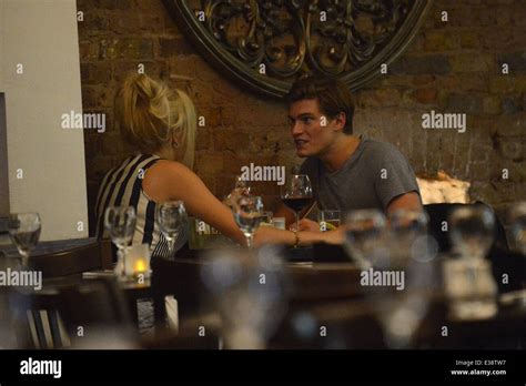 Pixie Lott Dining With Boyfriend Oliver Cheshire At Italian Restaurant