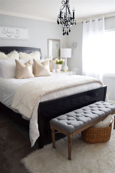The black and white bedroom furniture for your bedroom spot will be so amazing. Turn Back the Clocks in Your Own Slumber Sanctuary ...