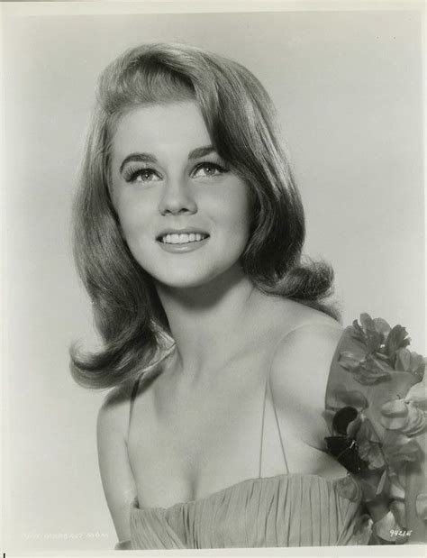 Ann margret has been in the entertainment industry since the sixties, that is why most people who love to watch drama and movies will know her name. 2020-0004d | Ann margret, Ann margret photos, Black and ...