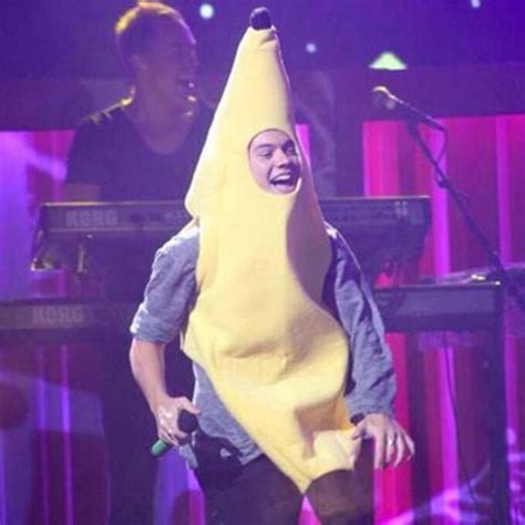 harry styles wears an actual banana costume for one direction s show in charlotte here s his