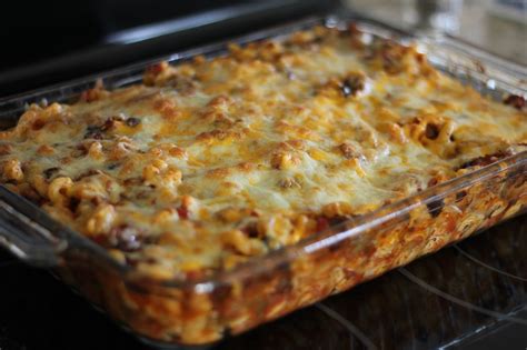 I used 1 can of beef broth in place of the water and crushed red pepper flakes instead of hot pepper sauce and all kidney beans since that's what was in cupboard. Baking For Boys: Chili Pasta Bake