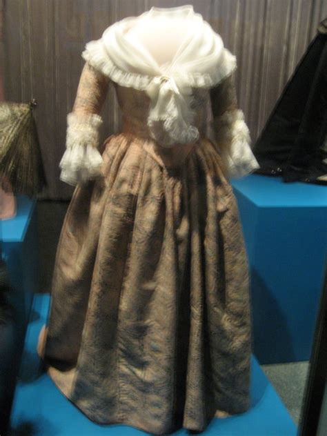 Martha Washingtons Inaugural Gown Photo