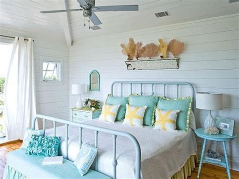 To create this kind of theme for your bedroom, you can take various approaches depending on your budget and preference. 15 Ecstatic Beach Themed Bedroom Ideas - Rilane