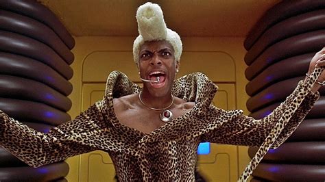 Chris Tucker Landed The Fifth Element Because He Looks Like A Shrimp Next To Bruce Willis