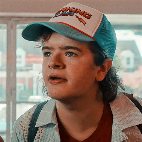 𝑫𝒖𝒔𝒕𝒊𝒏 𝑯𝒆𝒏𝒅𝒆𝒓𝒔𝒐𝒏」 In 2022 Stranger Things Dustin Stranger Things Characters Stranger Things