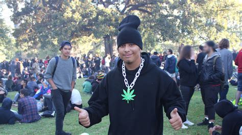 we watched 4000 people getting stoned in a melbourne park vice united states