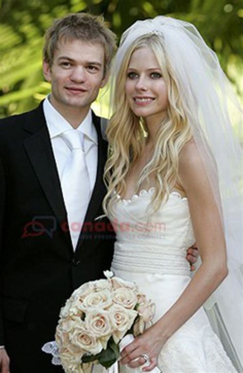 Avril Lavignes Ex Husband Deryck Whibley Weds Ariana Cooper The
