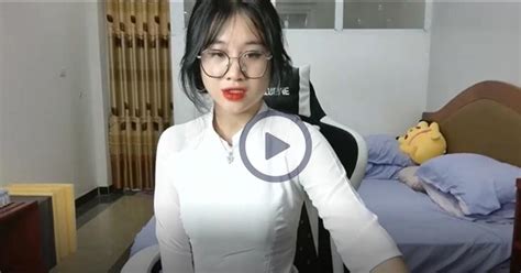 Full video clip nữ streamer áo dài livestream nổi nhất tháng