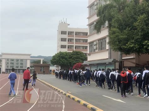 研究证明，人们的心情会（ a b c e f ）天气的变化而变化。 48. 光明一学校多人中招诺如病毒，食堂停餐，疾控入校采样、流调!_深圳新闻网