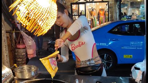 Puy Roti Lady Heavenly Thai Banana Roti A Night In Bangkoks Street Food Paradise Youtube