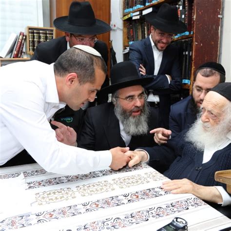 חן ליברמן ('המקור') סיפרה על הפרק שישודר היום (ה') בערוץ 13 שיעסוק בזמר שולי רנד ובסכסוך הגירושים שלו עם אשתו מיכל, ובהיתר שיוכל לאפשר לו להינשא לאישה נוספת. אסיפת ראשי מועצה שומרון אצל רבי חיים קנייבסקי שליט''א ...