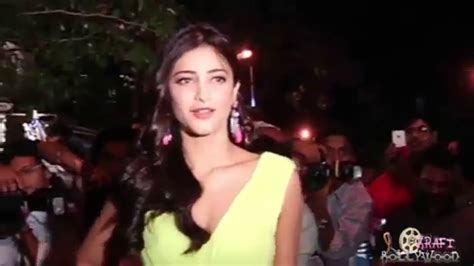 Indian Actress Shruti Hassan Full Backless V Shape Bare Back Expose Braless At Recent Event Hot