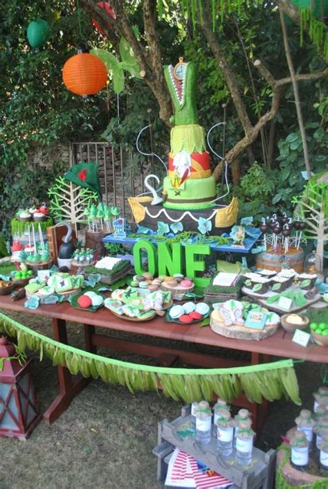 Most toddlers are fans of mickey mouse's clubhouse so try to recreate the feel of baseball may be considered the ideal theme for an older child, but the snyders at snyders tell all make it look adorable for a first birthday too! Amazing Boy Party Themes - Spaceships and Laser Beams