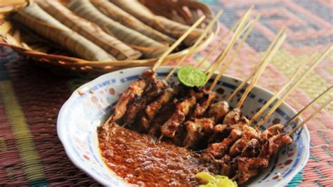 Sate Bulayak Salah Satu Bintang Kuliner Khas Lombok Yang Patut Dicoba