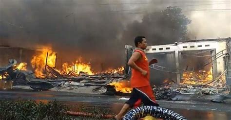 Please contact our support to get more information. Belasan Kios di Depok Ludes Terbakar, Api Menjalar ke ...