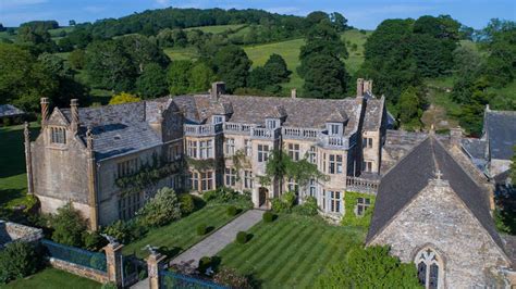 3 Of Englands Grandest Houses Open Their Doors For Stately Stays 80820