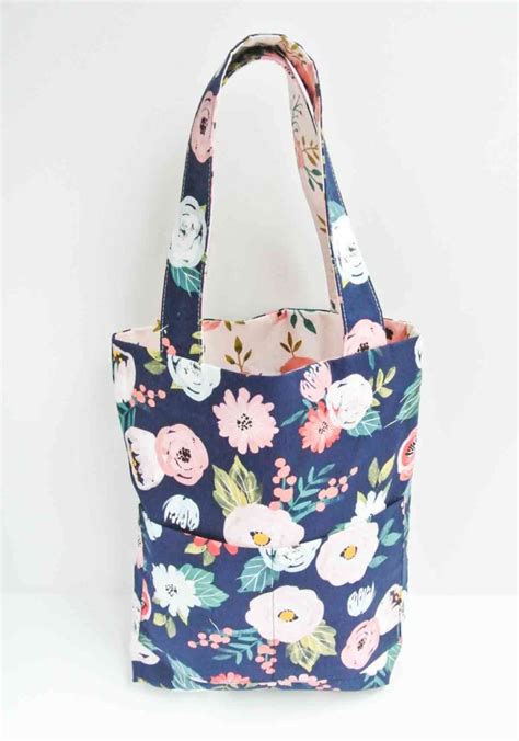 Simple Easy Reversible Tote Bag With Pockets Mindy Makes