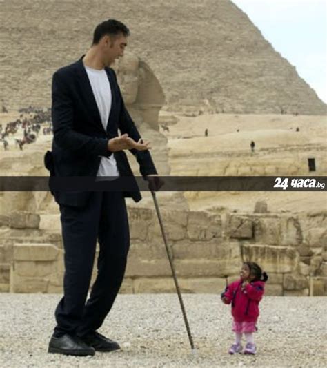 Най високият мъж в света предлага на най високата жена да рекламират заедно Турция