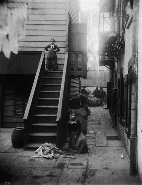Haunting Photos Capture The Life Inside The Squalid New York’s Tenements And Slums 1885 1900