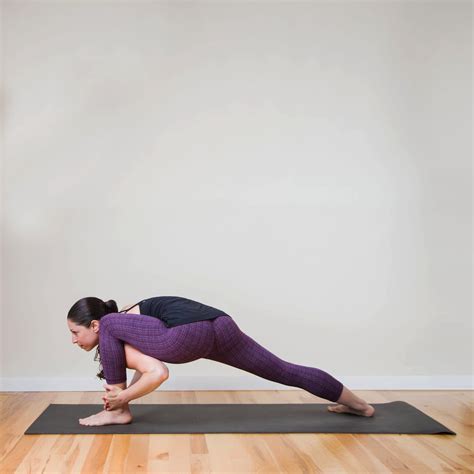 Burning Low Lunge Best Yoga Poses To Lose Weight Popsugar Fitness