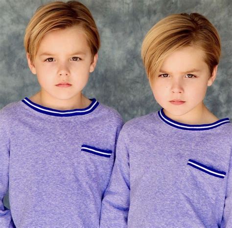 Messitt Twins Headshot 2022 Crianças Gemeos