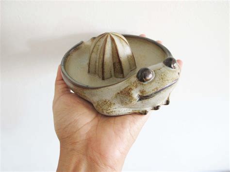 Help Me Find This Vintage Ceramic Frog Juicer For Sale Rhelpmefind