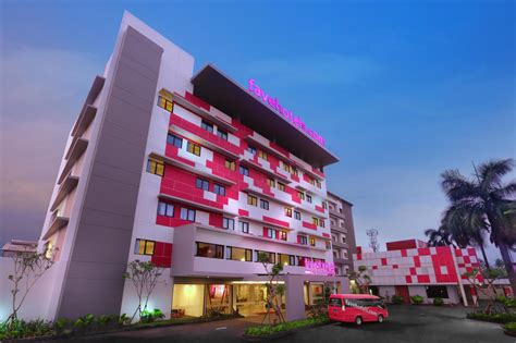 Hotel sekitar kampus akademi teknik informatika tunas bangsa jakarta