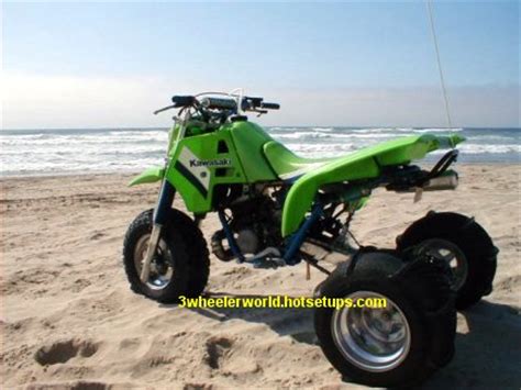 Wheel connection is via a rocking linkage using a single spring, allowing for a lower profile. THRee WHeeLeR WoRLD's Kawasaki Tecate Picture Page #4