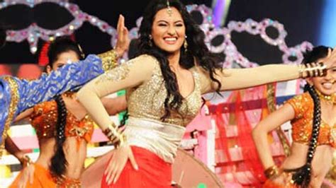 Video Sonakshi Sinha Dance Performance Iifa 2016 Video Dailymotion