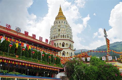 Here are details about how to visit when you're in penang. A Guide To Kek Lok Si Temple, Penang | Trip101