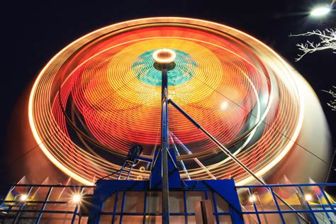 Amazing Long Exposure Photos Of Ferris Wheels