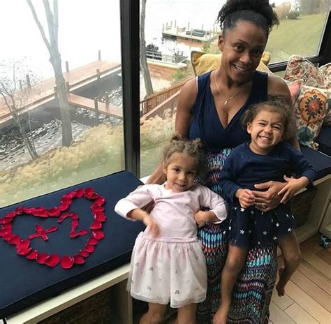 Olympic Gold Medalist Dominique Dawes Is Expecting Twins